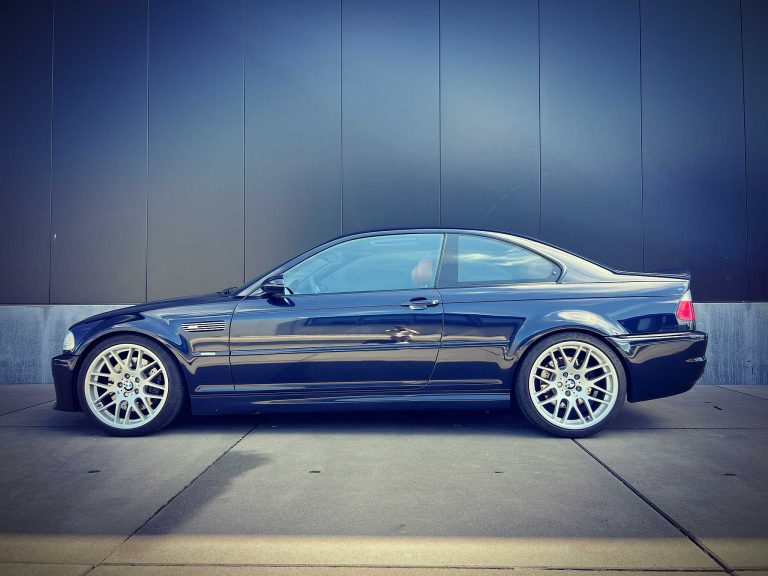 BMW M3 E46 van opzij met CSL BBS-velgen